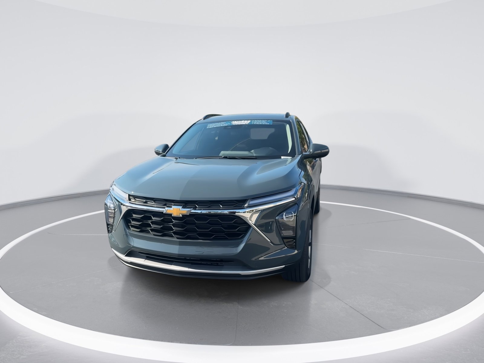 Used 2025 Chevrolet Trax LT image 3