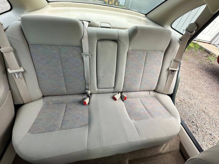 Used 2003 Saturn L-Series L200 w/ Convenience Pkg FWD image 33