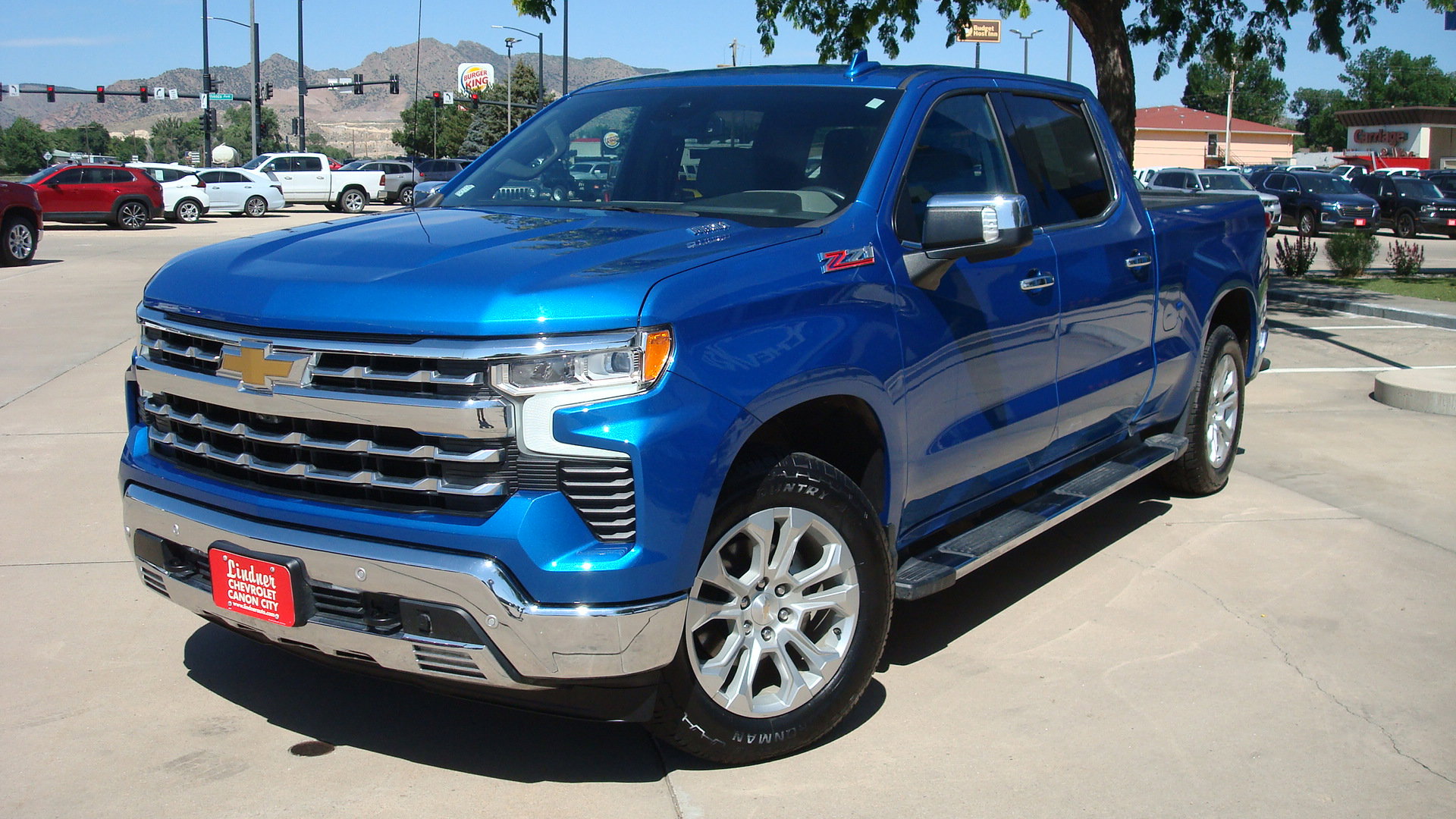 Used 2023 Chevrolet Silverado 1500 LTZ AWD/4WD image 1