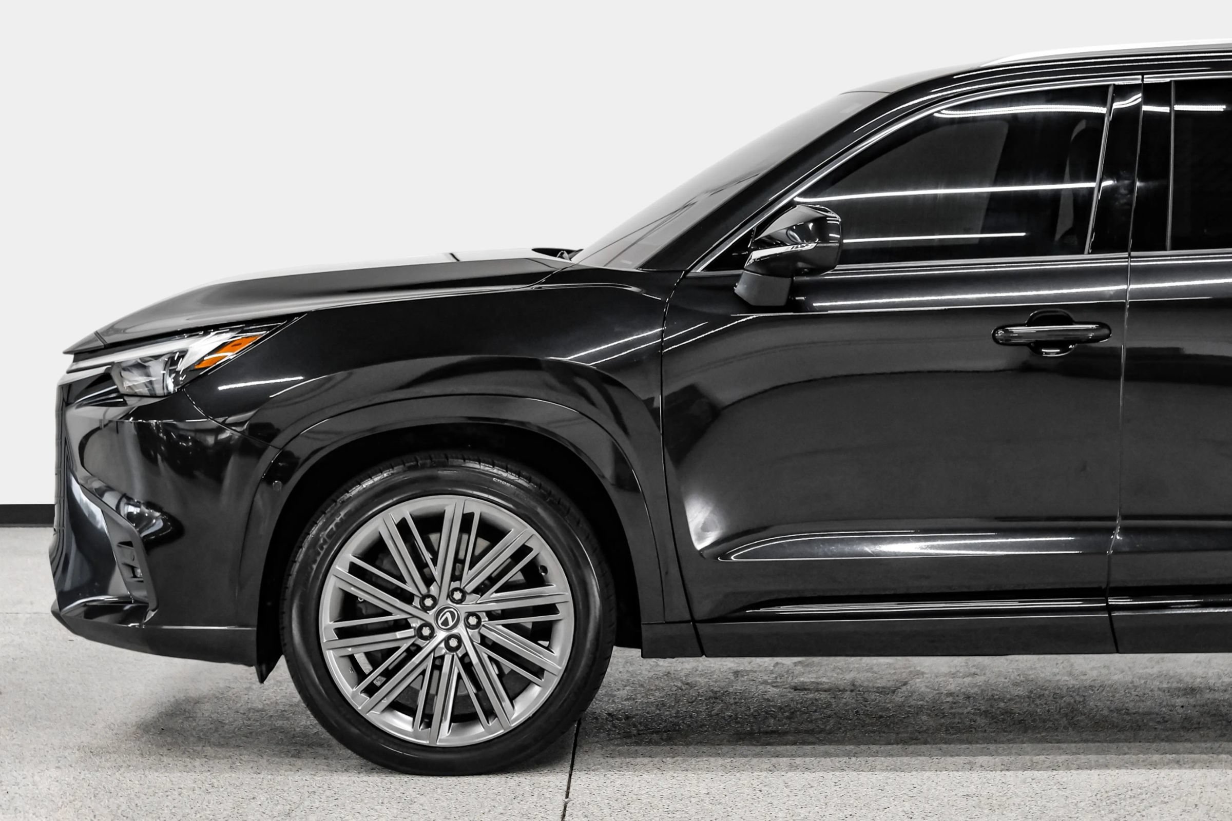 Used 2024 Lexus TX 550h AWD Plug-In Hybrid w/ Technology Package image 12