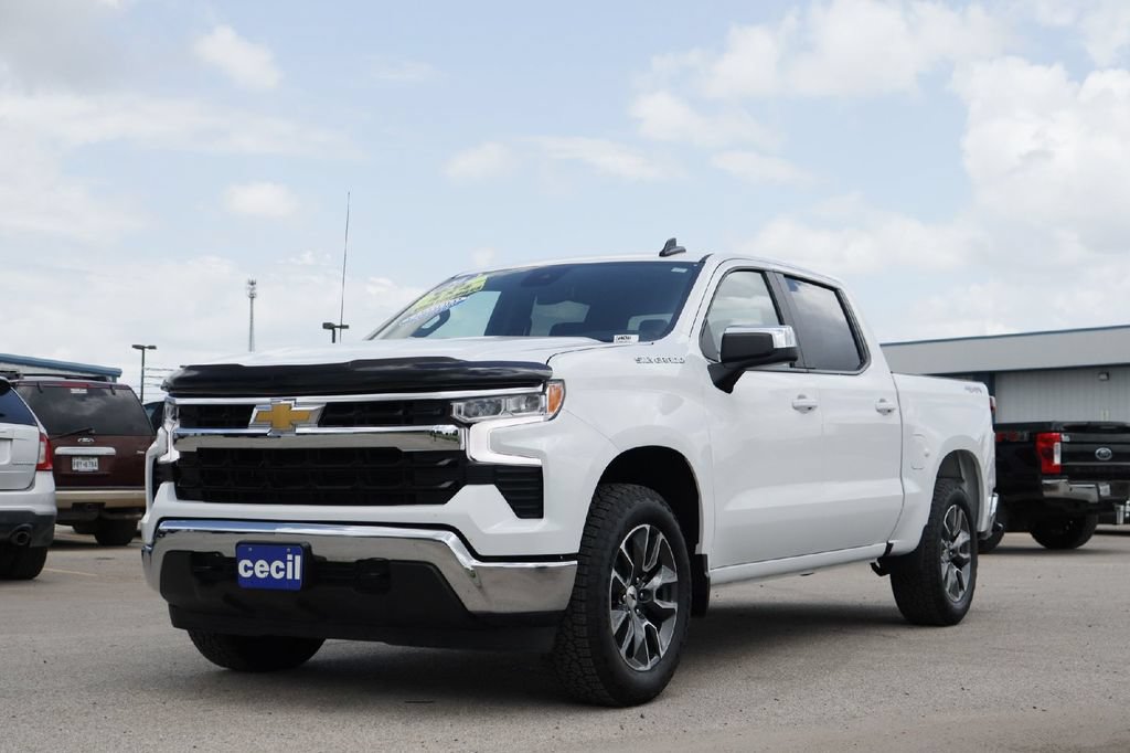 Used 2026 Chevrolet Silverado 1500 LT AWD/4WD image 2