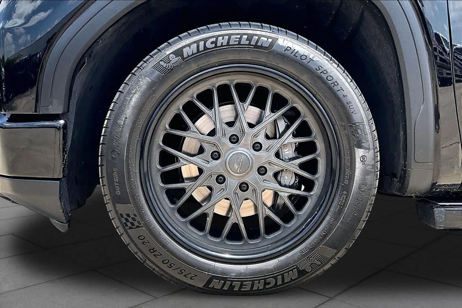 Certified 2025 GMC Sierra 1500 Denali Ultimate AWD/4WD image 29