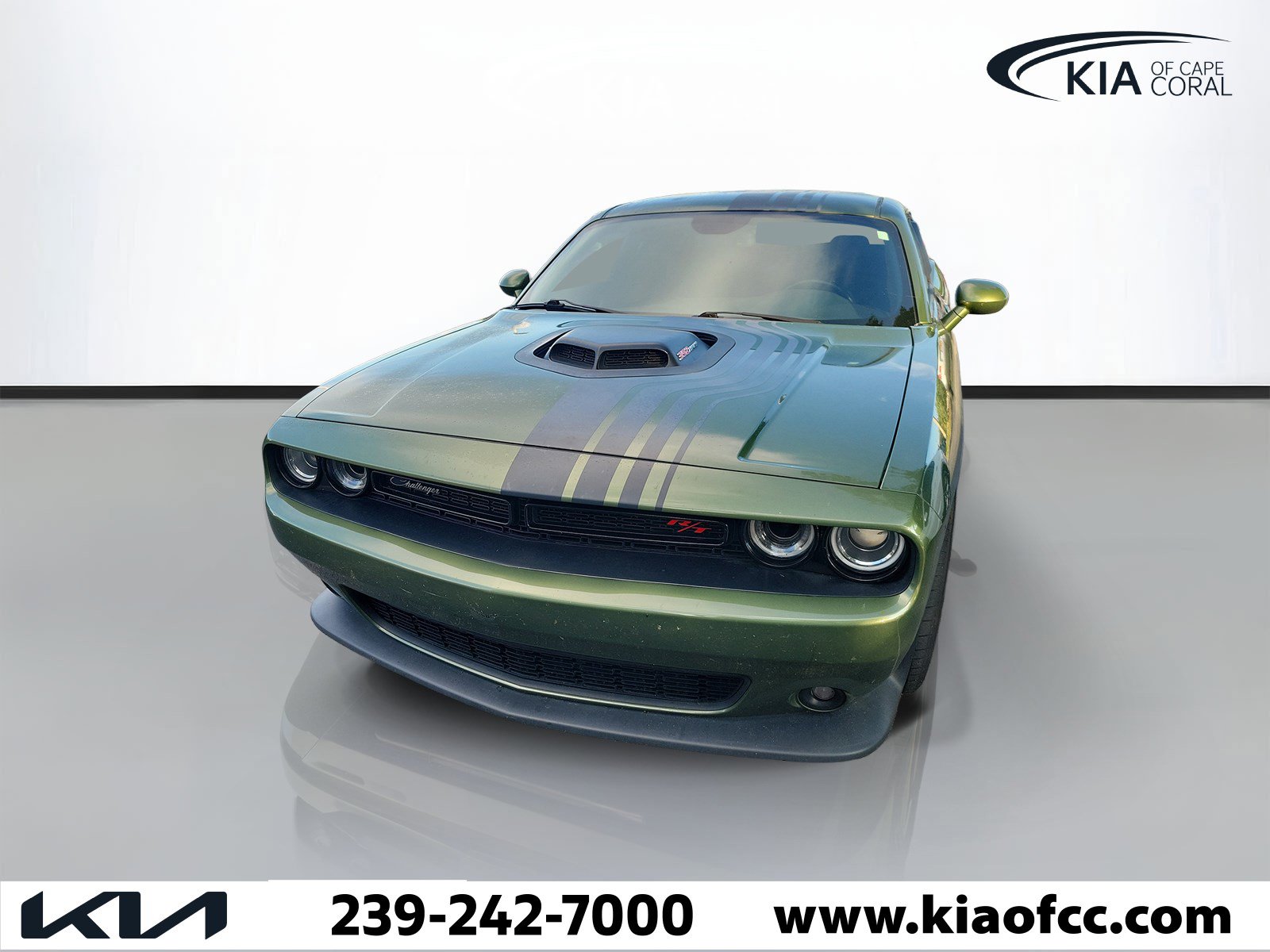 Used 2019 Dodge Challenger R/T Scat Pack w/ Shaker Package RWD image 3