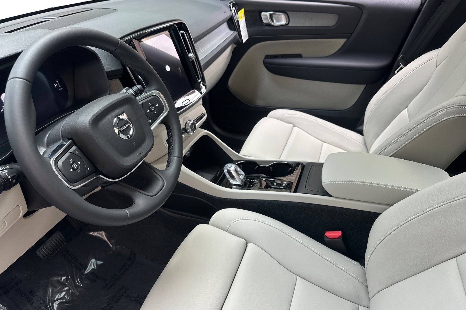 New 2026 Volvo XC40 B5 Plus w/ Protection Package Premier image 13