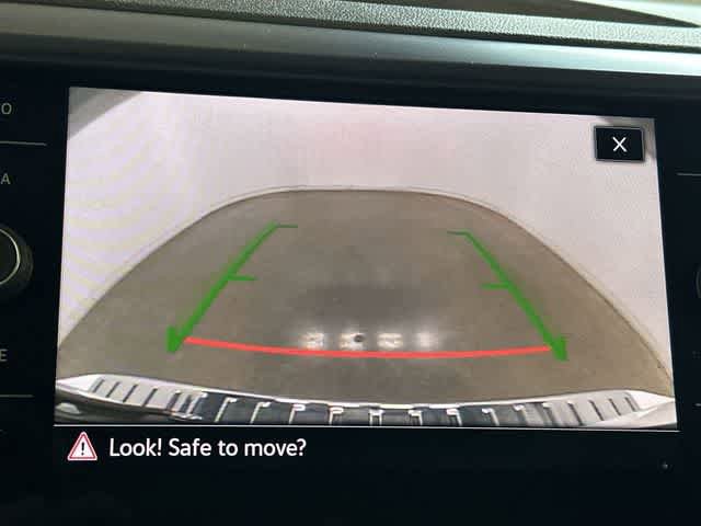 Certified 2023 Volkswagen Taos SE w/ Panoramic Sunroof Package image 14