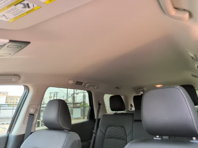 Used 2025 Nissan Pathfinder SV AWD/4WD image 20