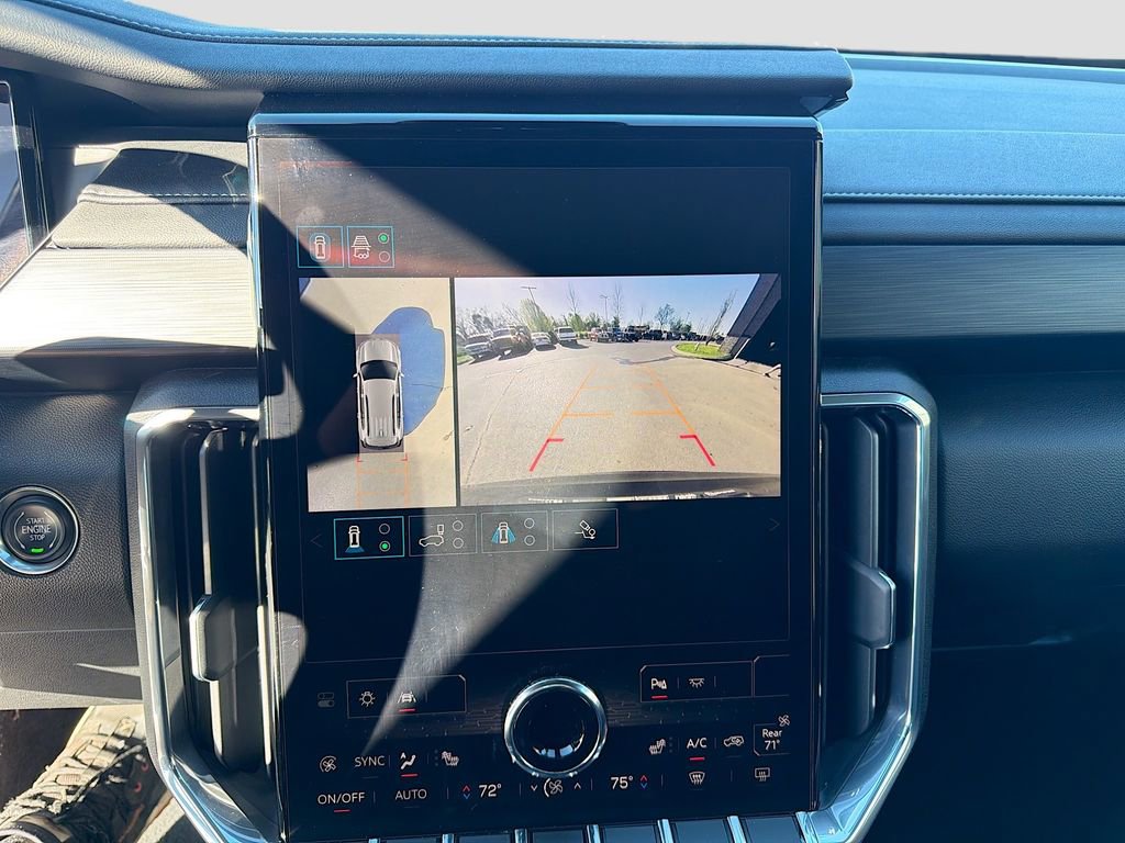 Used 2024 GMC Acadia Elevation image 32