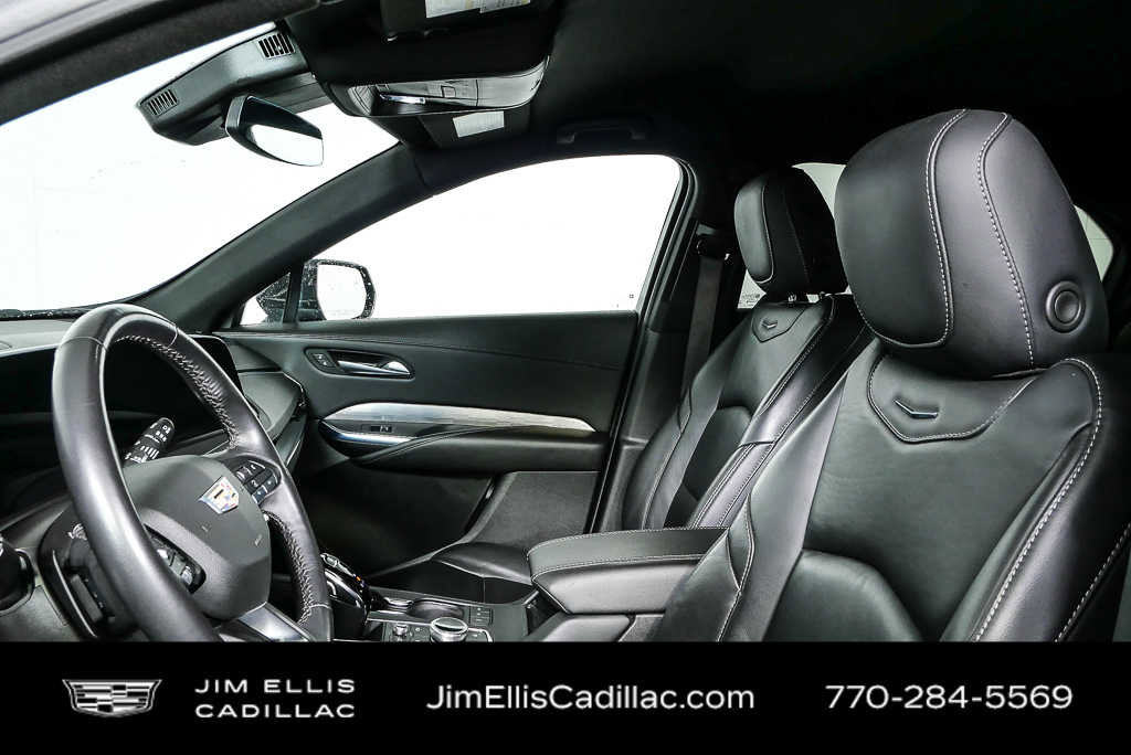 Used 2024 Cadillac XT4 Premium Luxury image 5