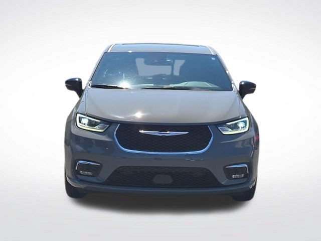 Used 2025 Chrysler Pacifica Select AWD/4WD image 4