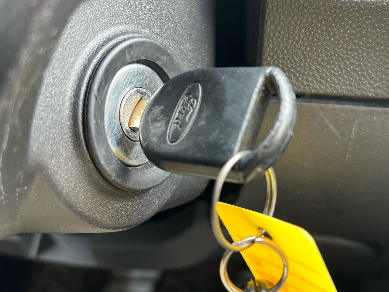 Used 2010 Ford Focus SE image 25