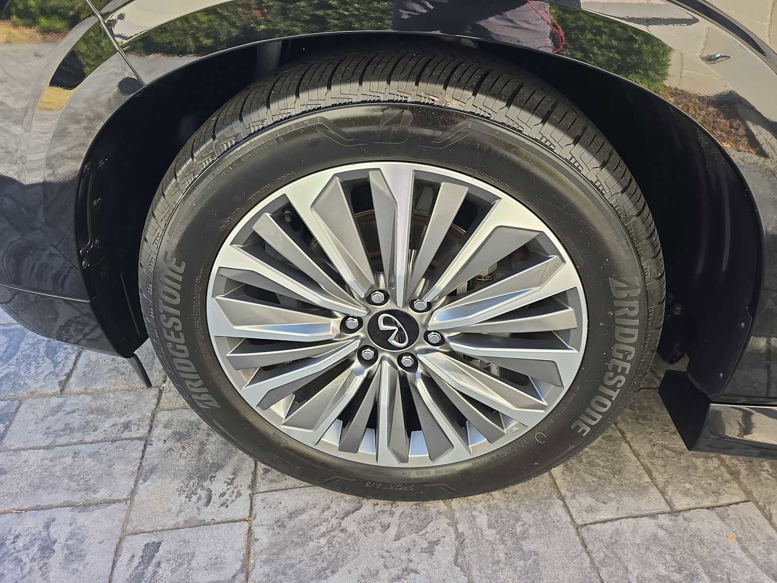 Certified 2025 INFINITI QX80 Sensory image 9