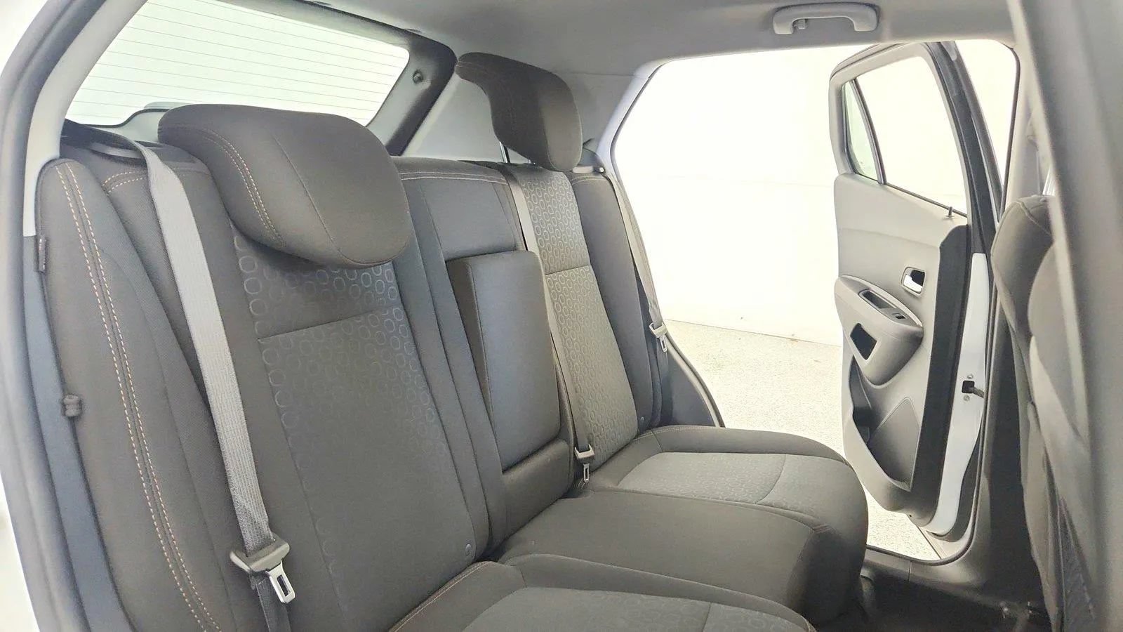 Used 2020 Chevrolet Trax LS FWD image 28