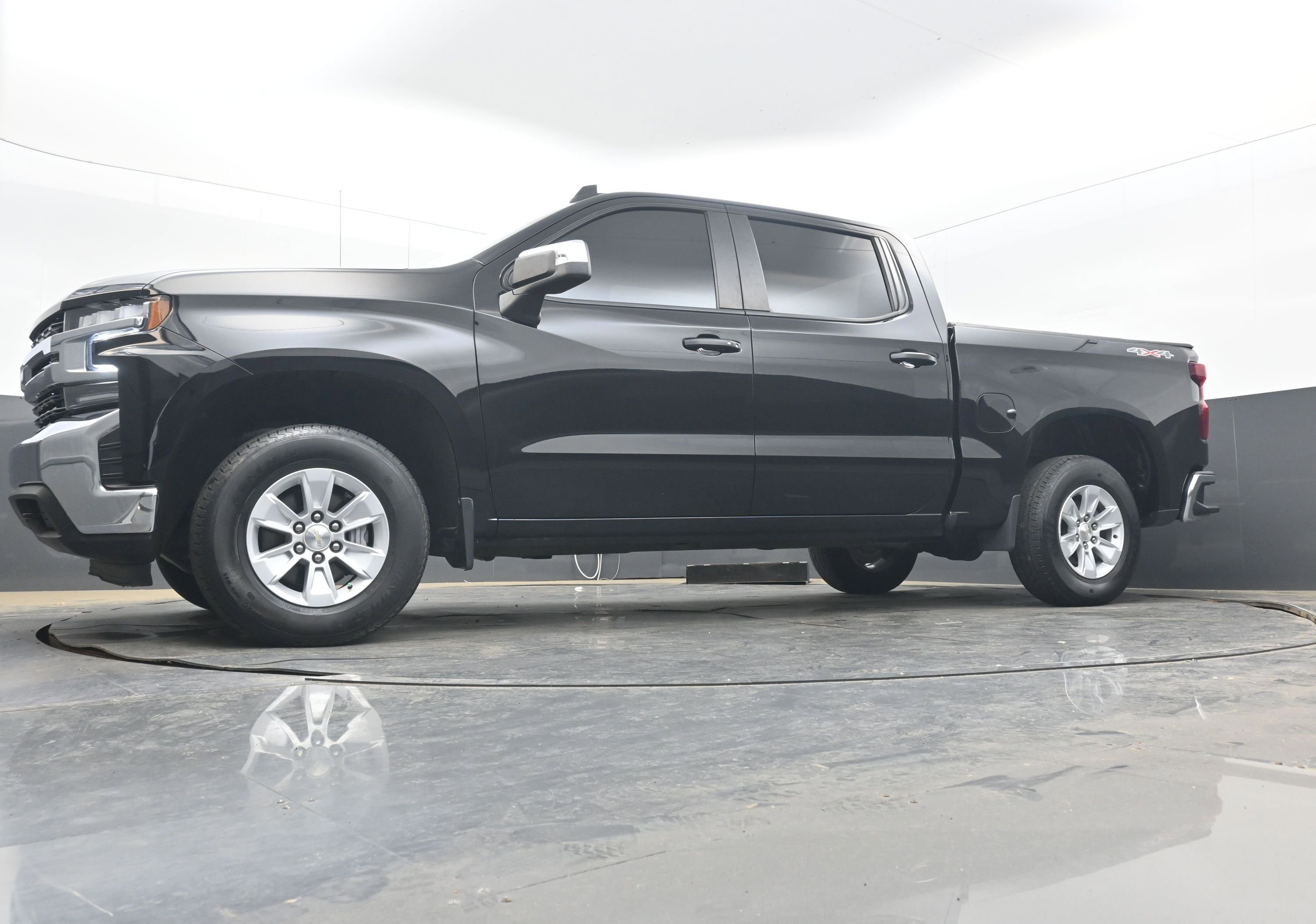 Used 2022 Chevrolet Silverado 1500 LT AWD/4WD image 23