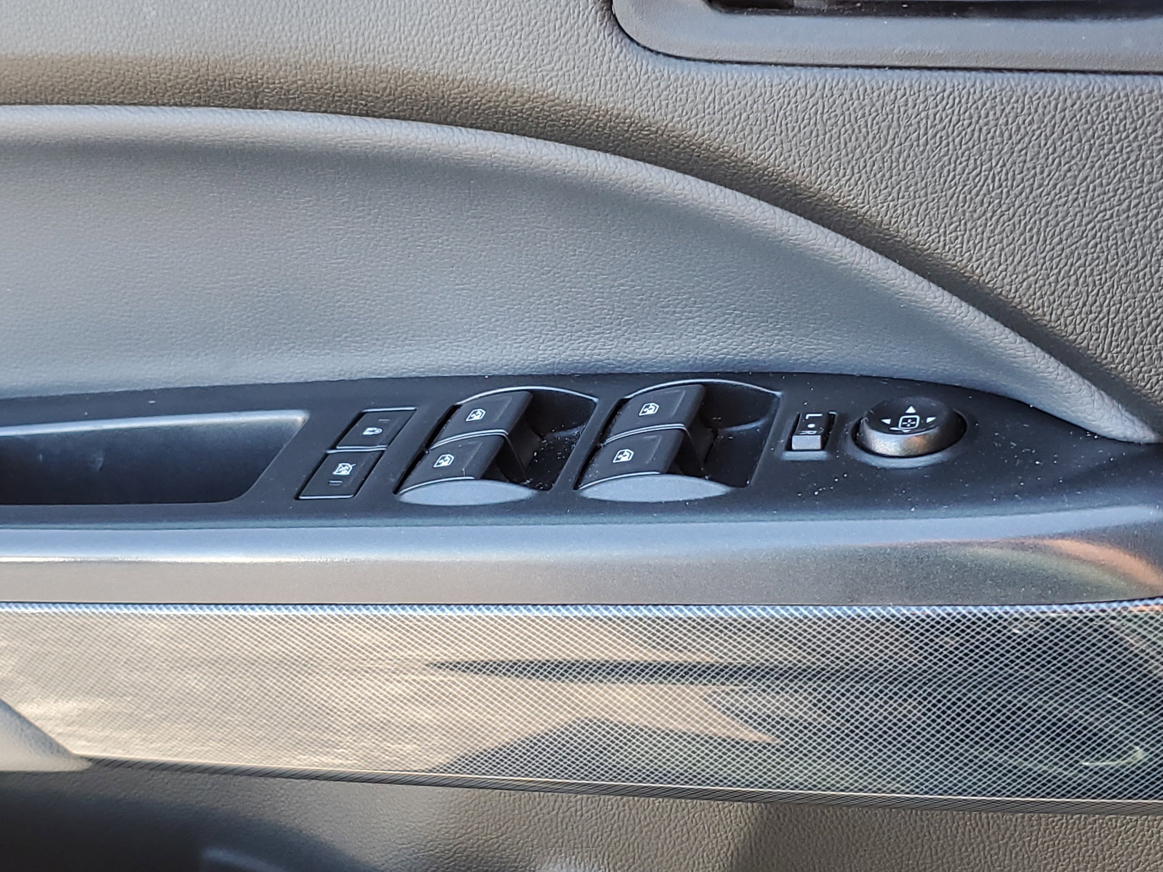 Used 2022 Chevrolet Colorado Z71 w/ Z71 Midnight Edition image 22