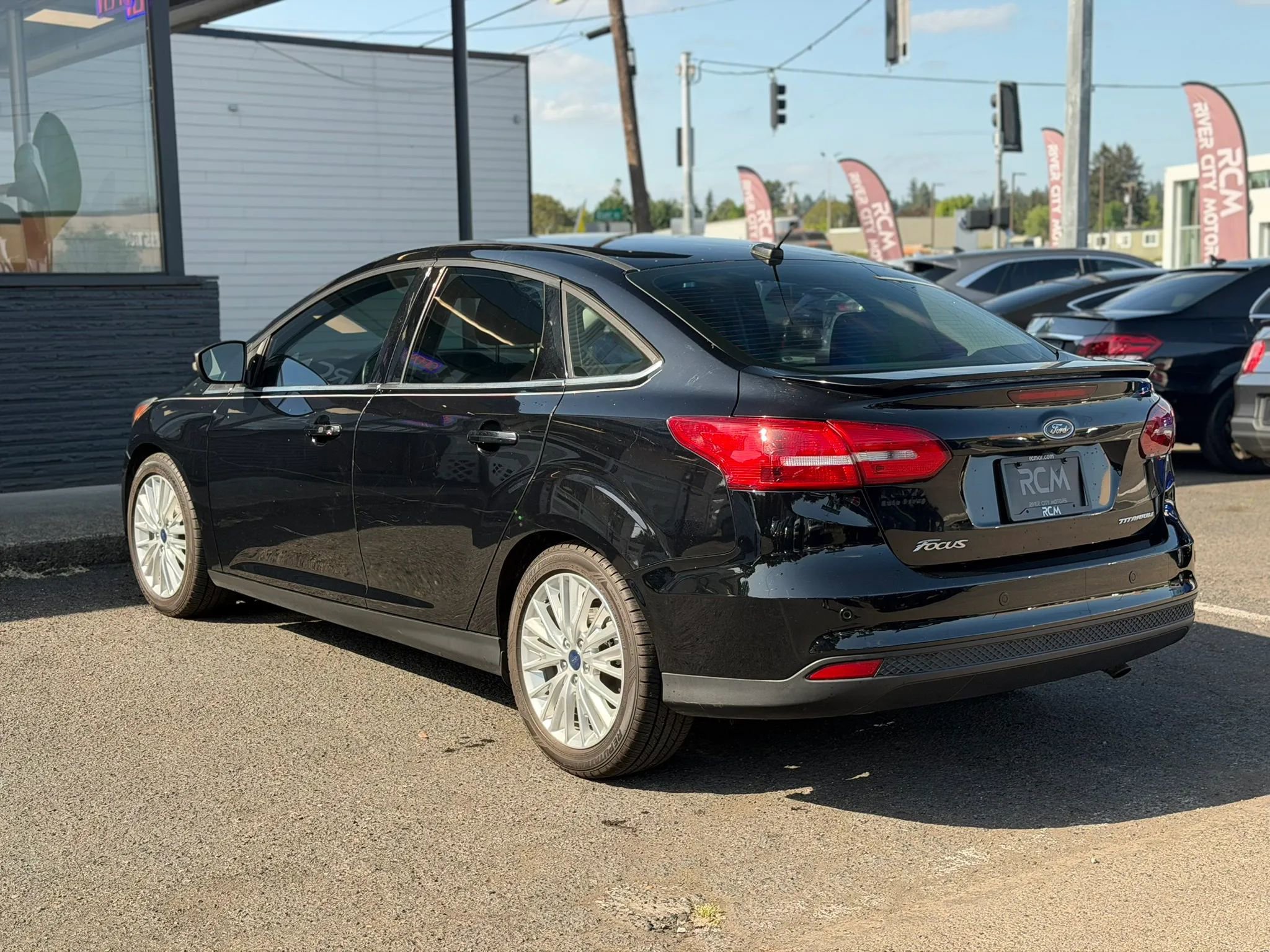 Used 2017 Ford Focus Titanium w/ Titanium Technology Package FWD image 7