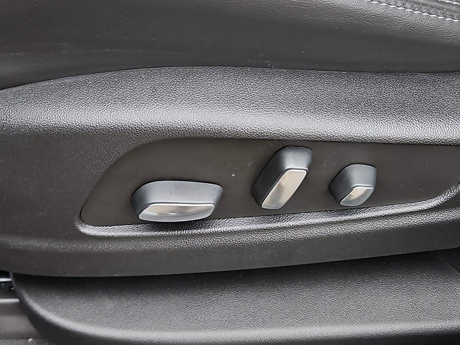 Certified 2024 Cadillac XT6 Premium Luxury image 26