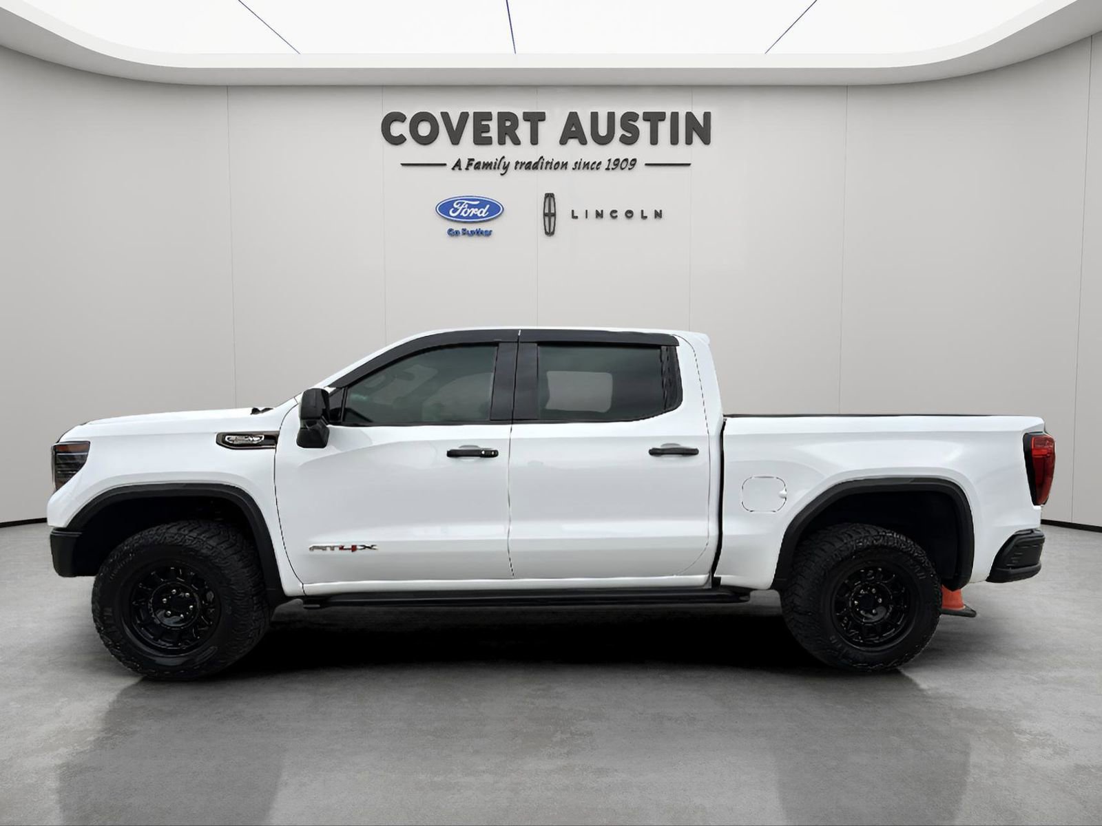 Used 2024 GMC Sierra 1500 AT4X w/ AT4X AEV Edition image 2