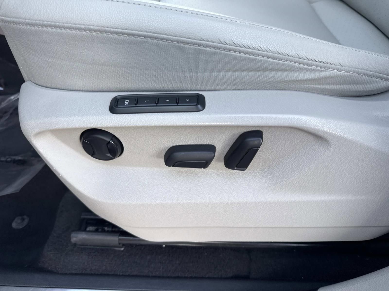 Used 2019 Volkswagen Atlas SEL image 24