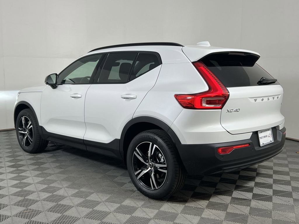 New 2026 Volvo XC40 B5 Core w/ Climate Package image 6