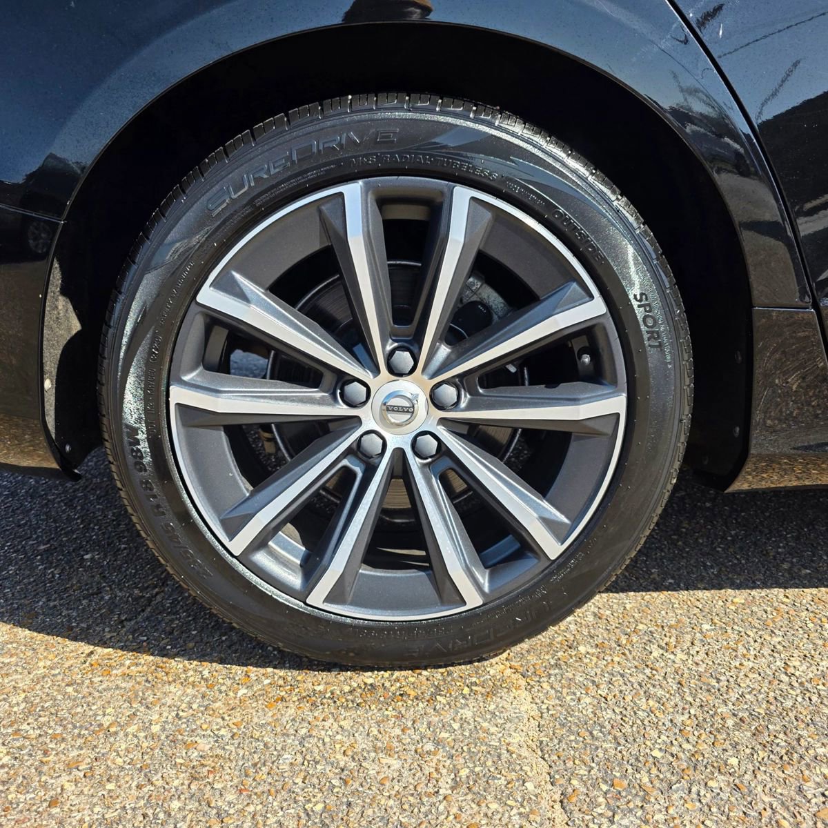 Used 2022 Volvo S60 B5 Inscription image 14