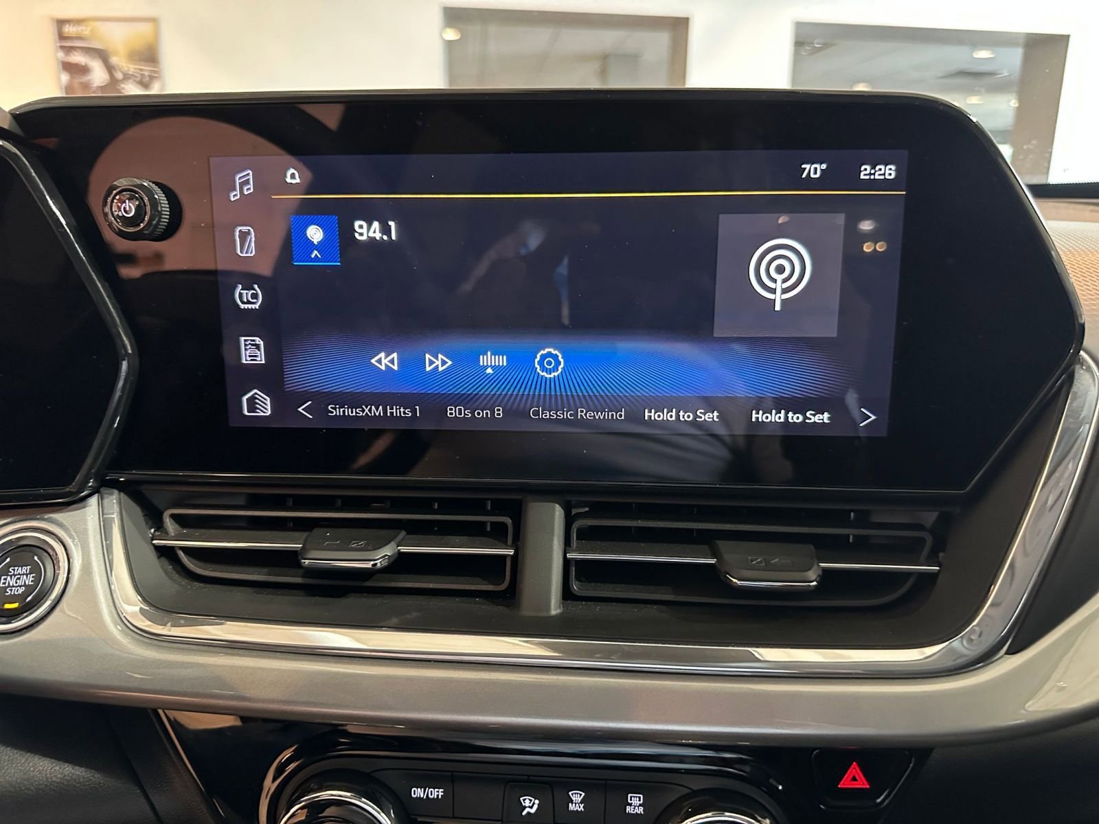 Used 2025 Chevrolet Trax LT FWD image 20