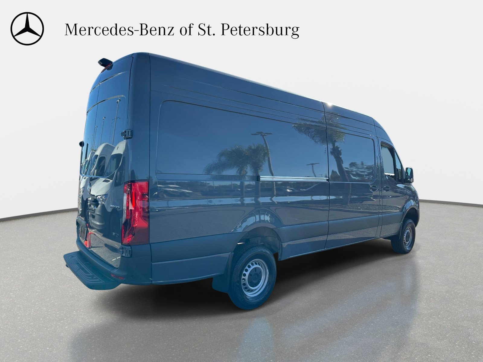 Used 2025 Mercedes-Benz Sprinter 2500 image 4