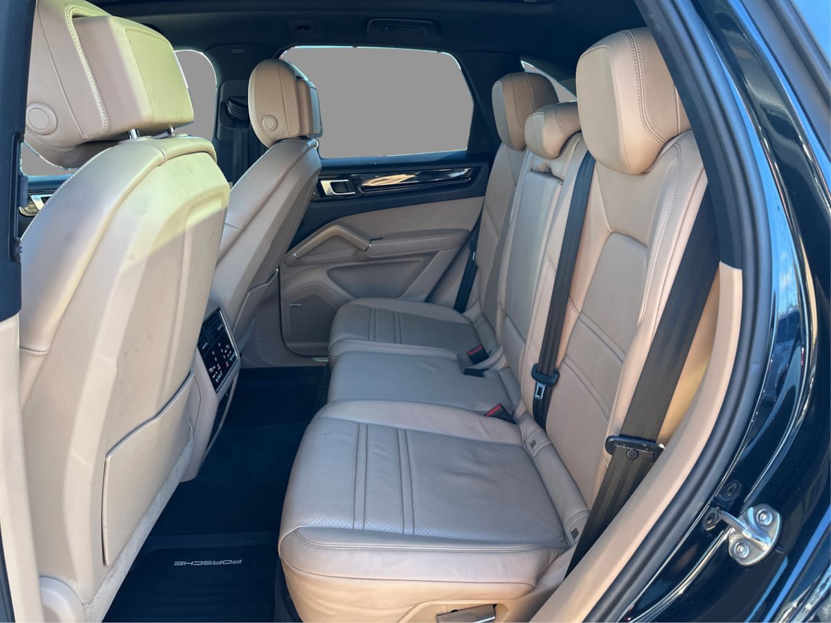 Used 2020 Porsche Cayenne AWD/4WD image 34
