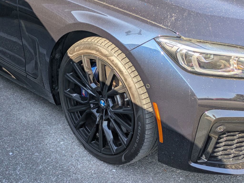 Used 2022 BMW 740i xDrive w/ M Sport Package image 6