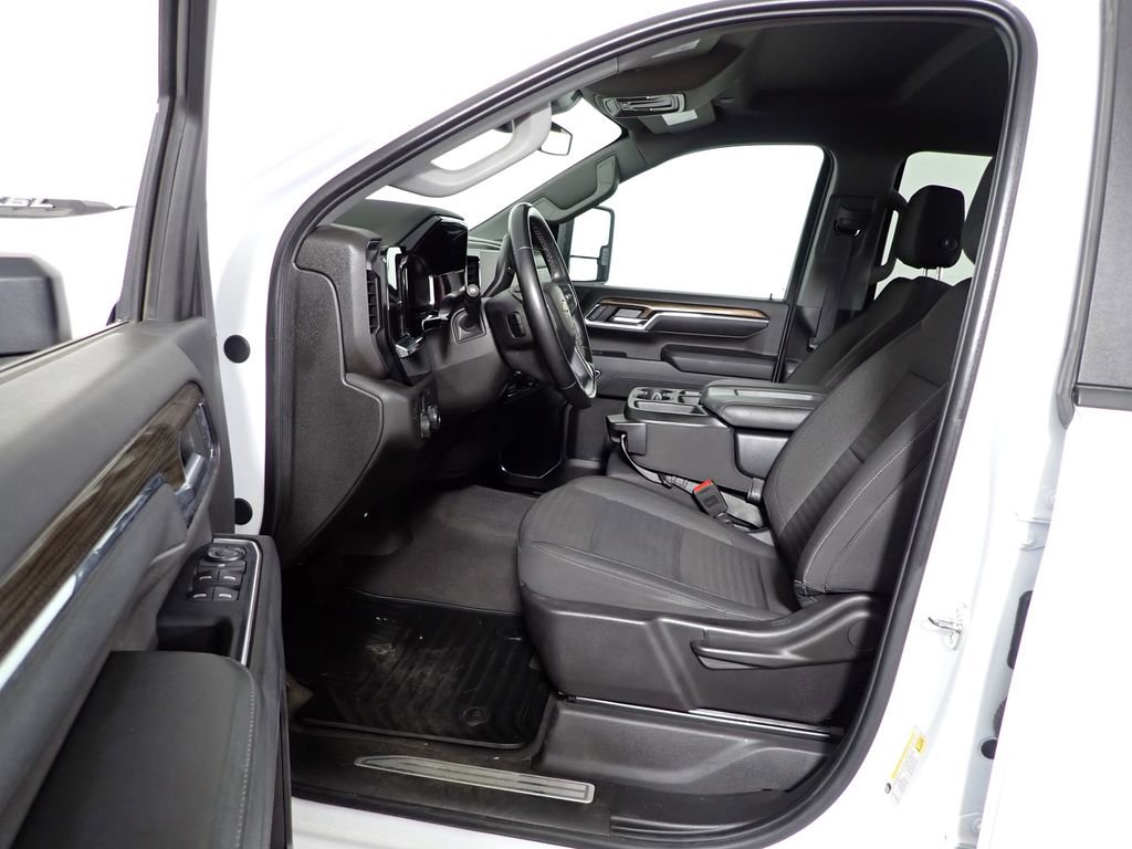 Used 2024 Chevrolet Silverado 2500 LT AWD/4WD image 22