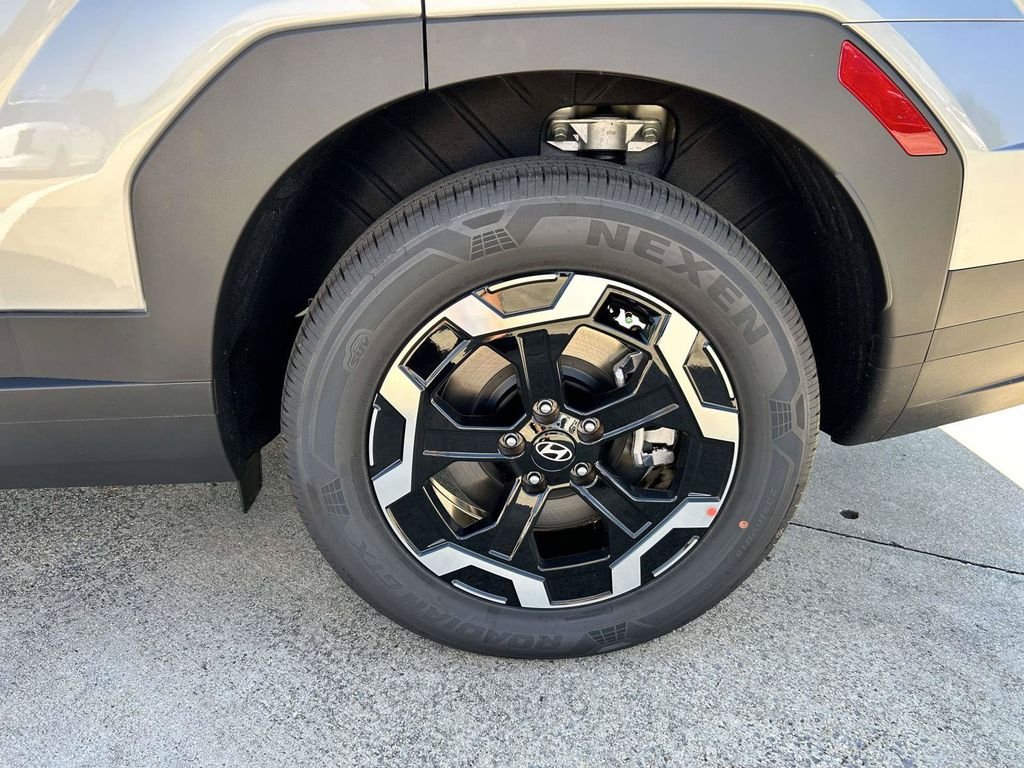 New 2027 Hyundai Santa Fe SE FWD image 3