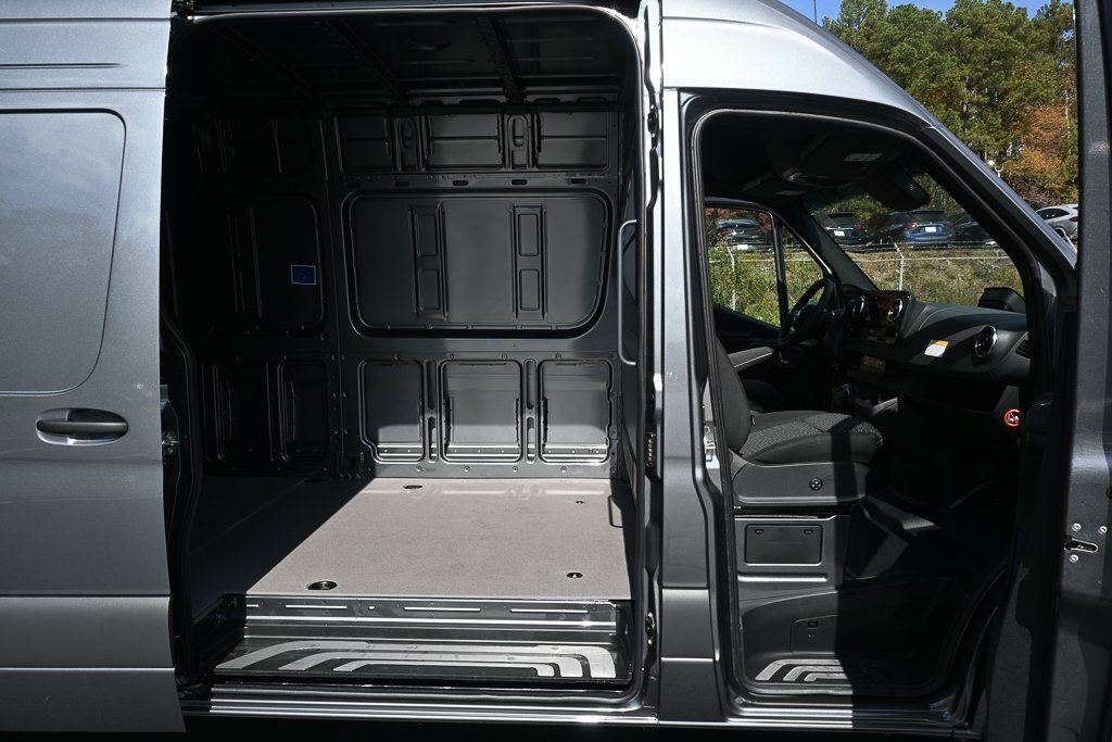 Used 2026 Mercedes-Benz Sprinter 2500 image 21