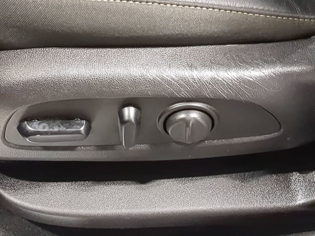 Used 2019 GMC Acadia SLT w/ LPO, Cargo Package AWD/4WD image 21
