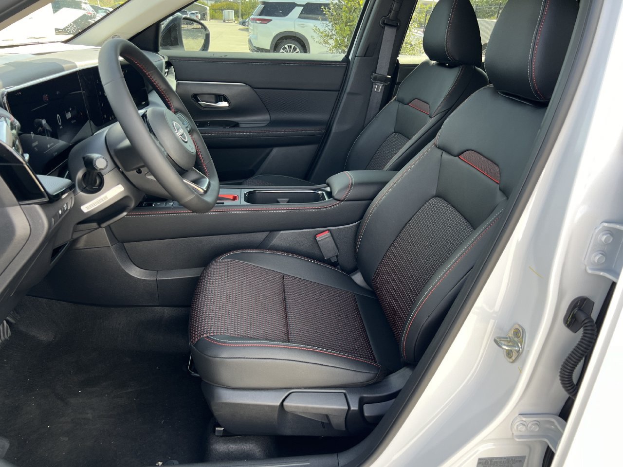 New 2027 Nissan Kicks SR FWD image 7