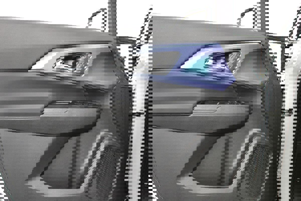 Used 2024 Chevrolet Equinox EV LT image 6