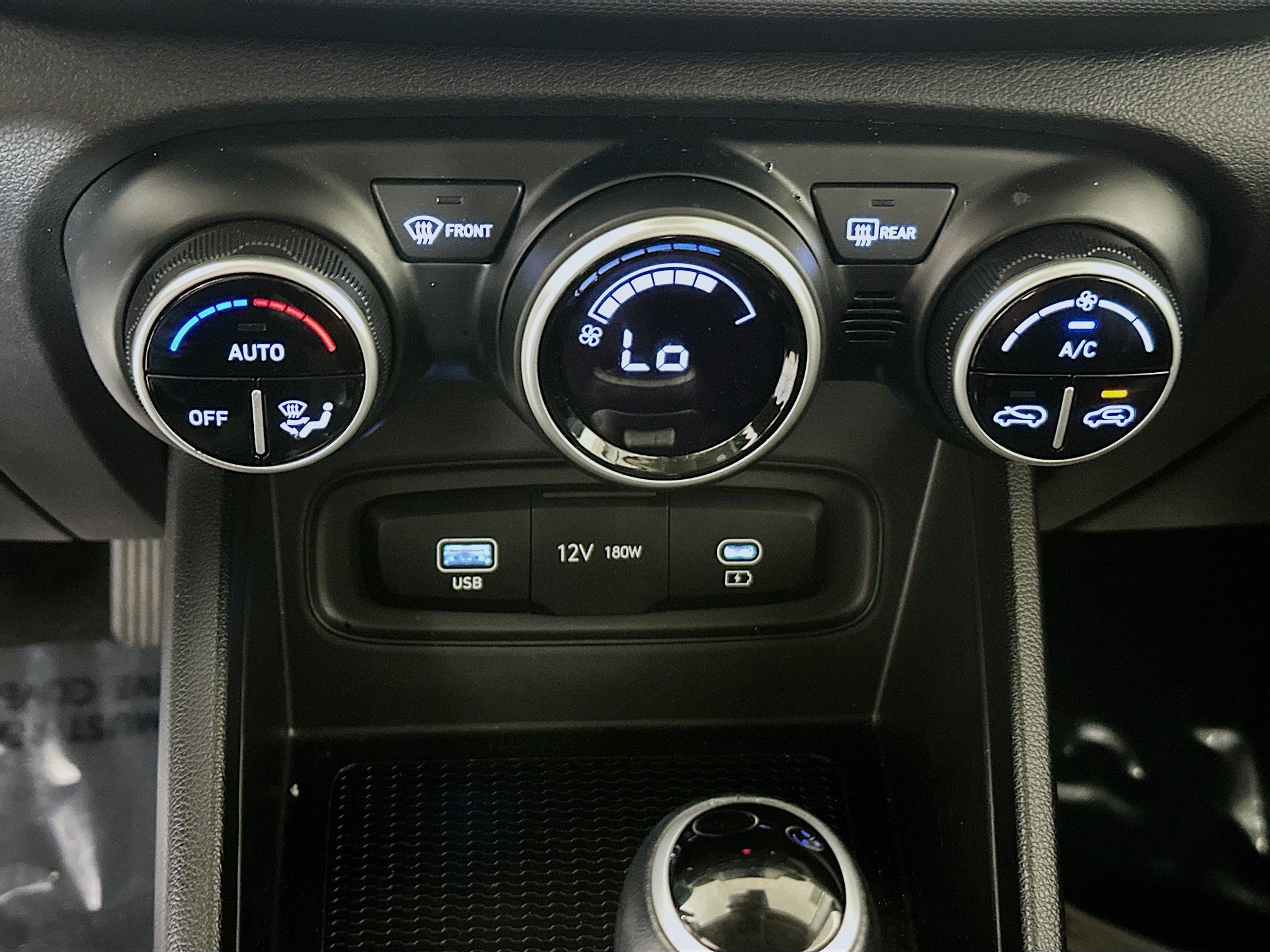 Used 2025 Hyundai Venue SEL FWD image 23