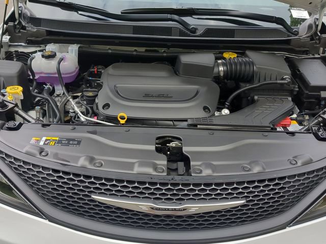 New 2025 Chrysler Voyager LX image 25