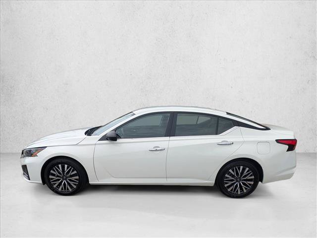 Used 2025 Nissan Altima 2.5 SV FWD image 8