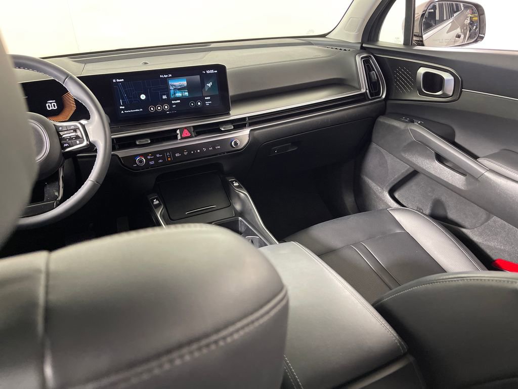 Used 2025 Kia Sorento EX w/ EX Panoramic Sunroof Package AWD/4WD image 17