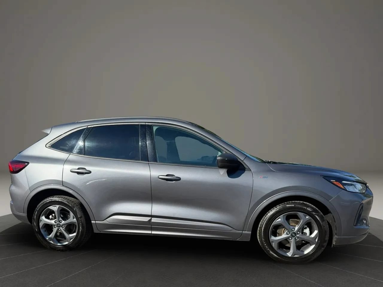 Used 2024 Ford Escape ST-Line w/ Equipment Group 301A FWD image 4