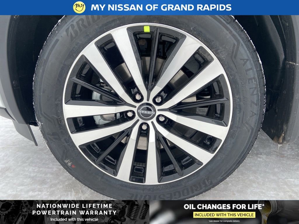 New 2025 Nissan Pathfinder Platinum image 10