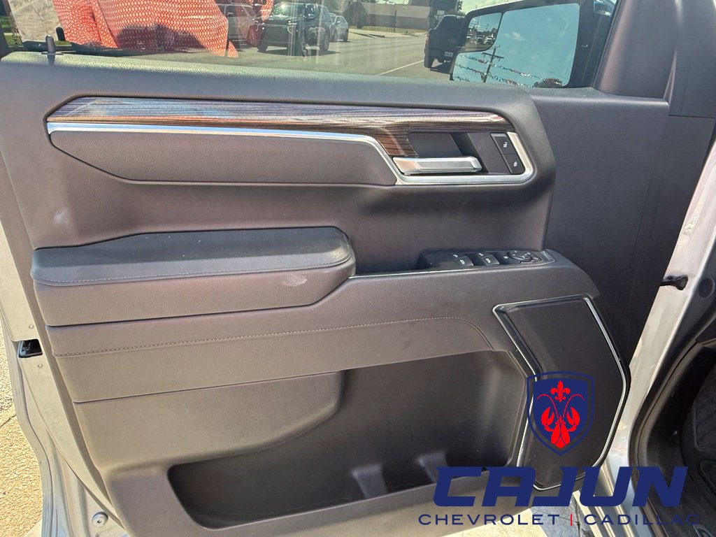 Used 2025 Chevrolet Silverado 1500 LT RWD image 9