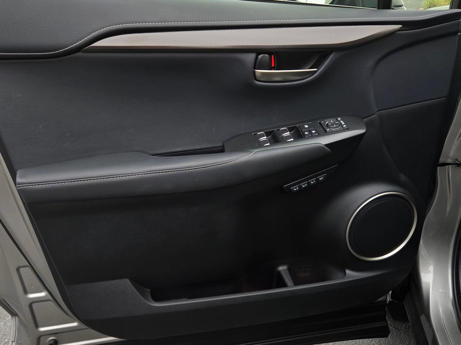 Used 2020 Lexus NX 300h AWD w/ Premium Package image 9