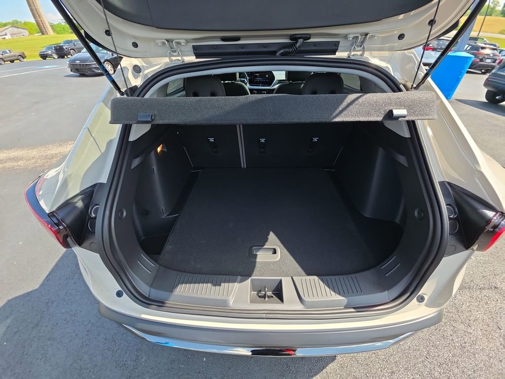 New 2026 Chevrolet Trax ACTIV w/ Sunroof Package FWD image 23