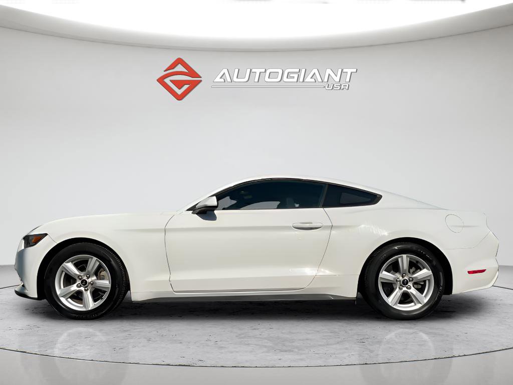 Used 2017 Ford Mustang Coupe RWD image 3