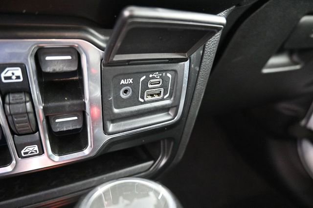 Used 2021 Jeep Wrangler Unlimited Sahara w/ Uconnect 4C Nav & Sound Group AWD/4WD image 36