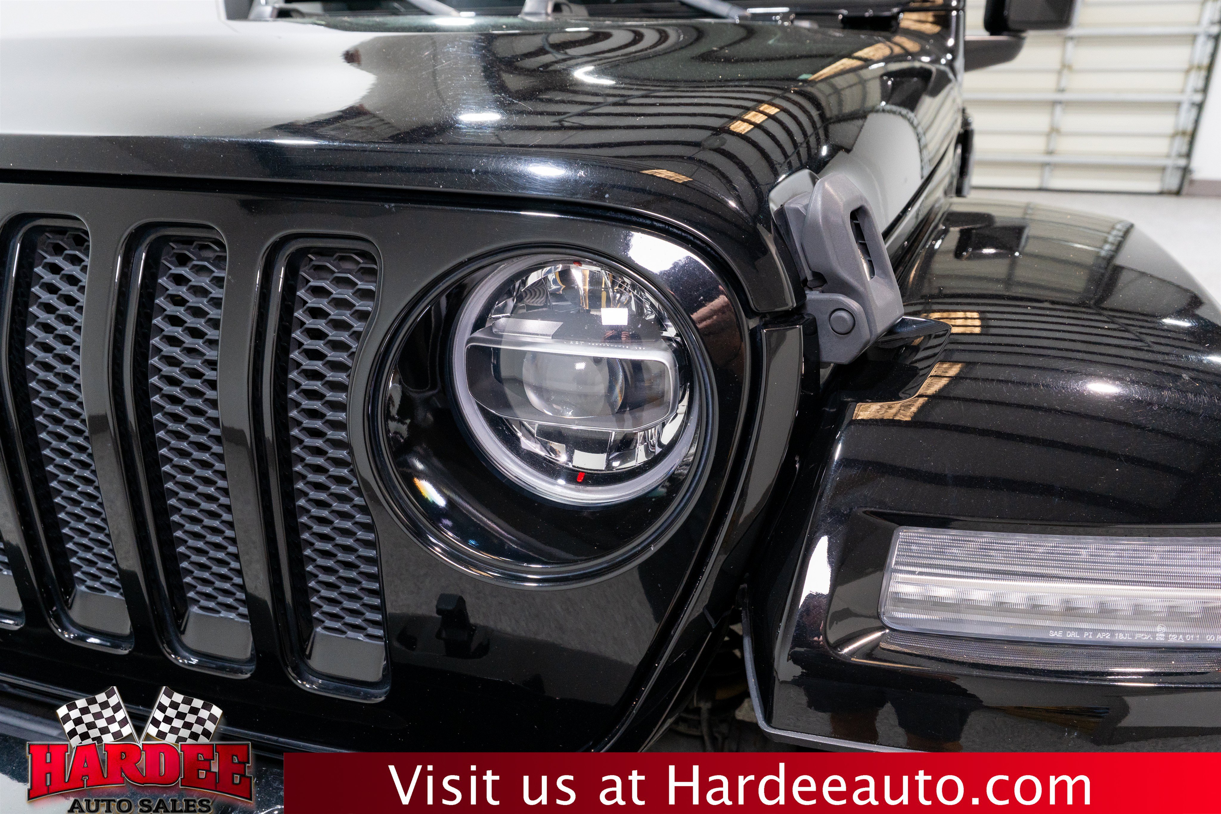 Used 2021 Jeep Wrangler Unlimited Sahara AWD/4WD image 8