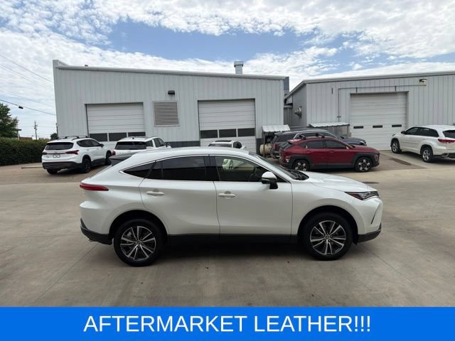 Used 2022 Toyota Venza LE AWD/4WD image 2