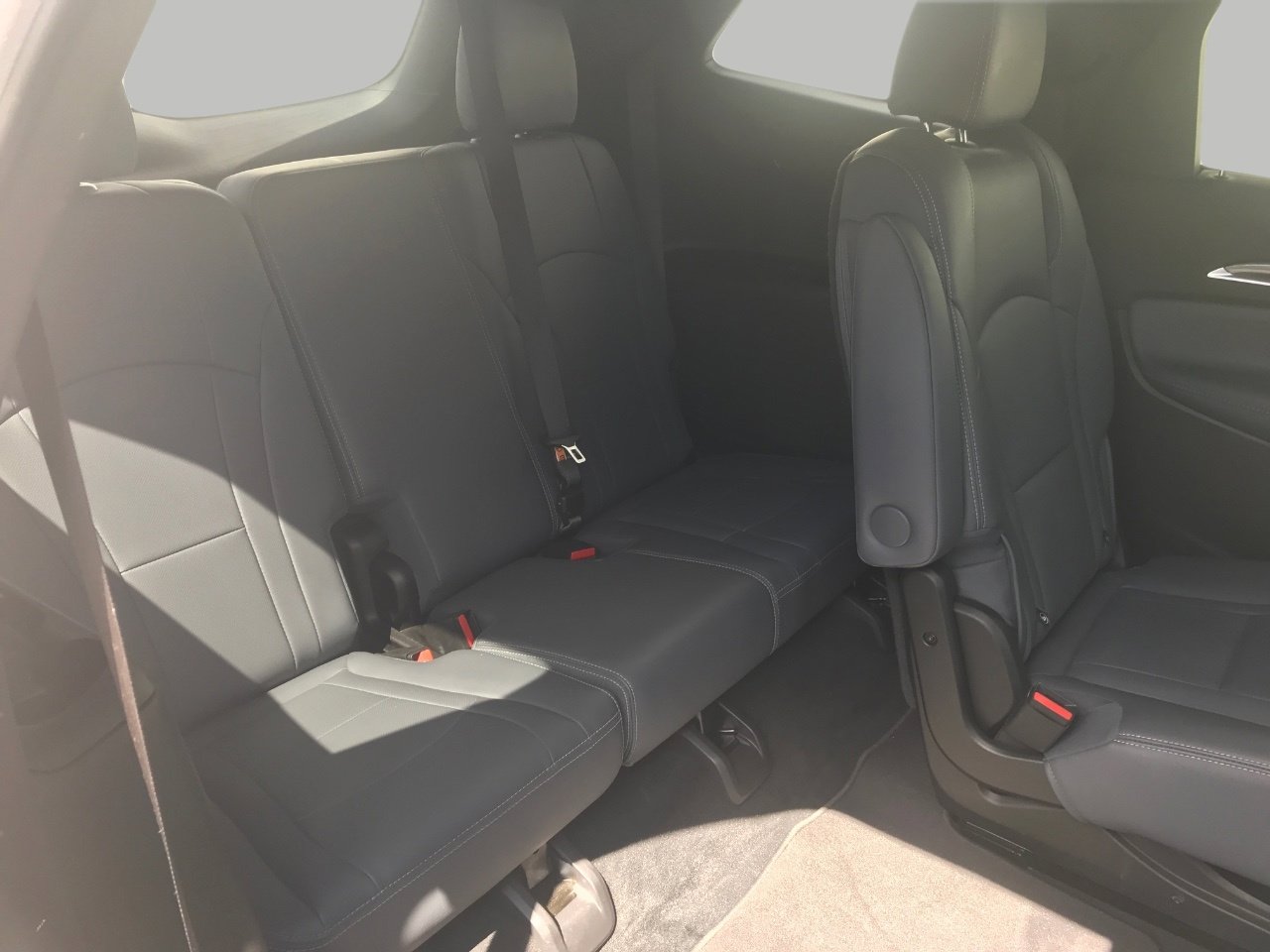 Used 2023 Buick Enclave Essence image 20