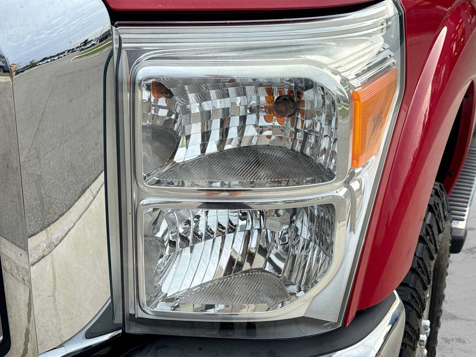 Used 2015 Ford F250 XLT w/ XLT Premium Package AWD/4WD image 10
