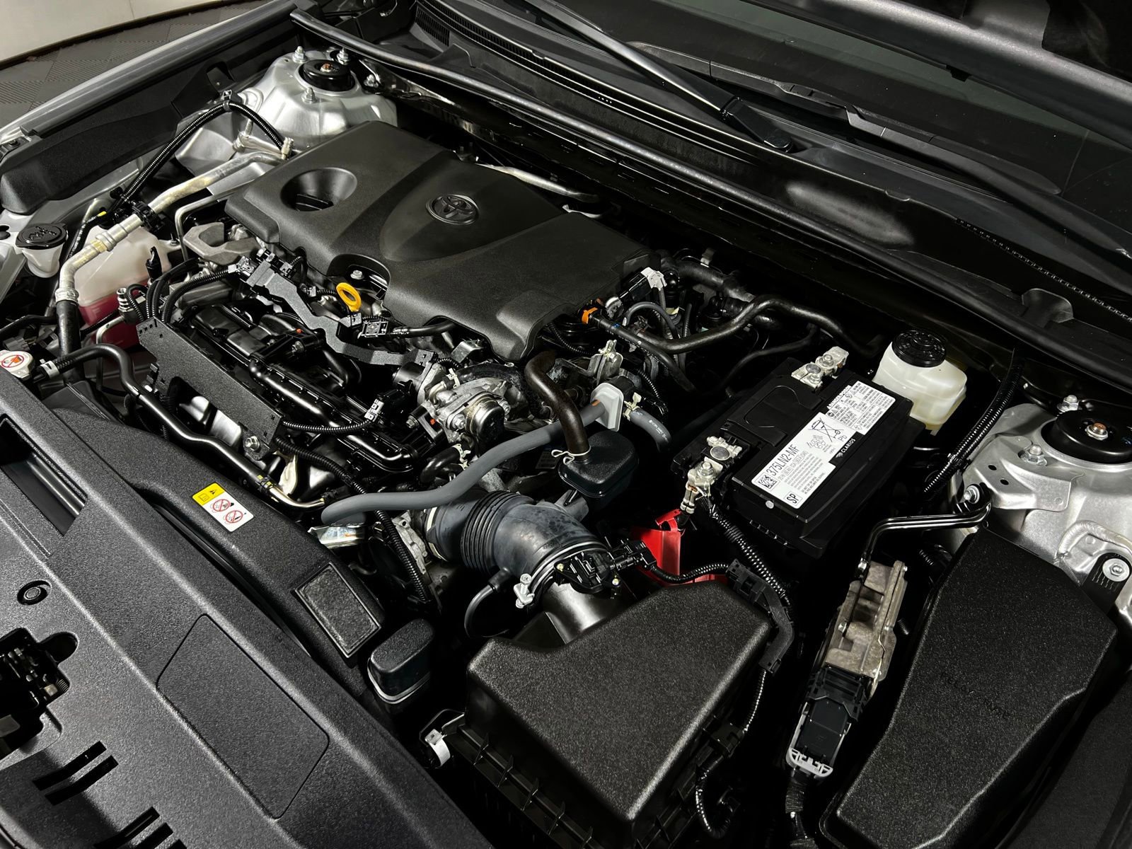 Used 2023 Toyota Camry SE image 11